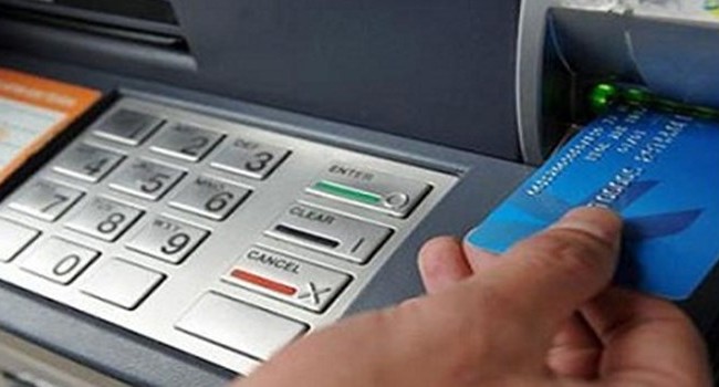 Video: Cảnh báo chiêu lừa “mùi của Quỷ” tại các cây ATM người dân gặp không ít hiểm họa khó lường khi sử dụng máy ATM .