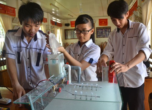 Hậu Giang: Học sinh lớp 8 sáng chế thiết bị tiết kiệm nước tự động (video) Ảnh minh họa