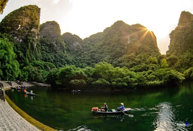 Video: Việt Nam tuyệt mỹ trong “Kong: Skull Island“ Đoạn teaser mới nhất của bộ phim bom tấn "Kong: Skull Island" vừa công bố đã hé lộ nhiều hình ảnh núi non hùng vĩ của Việt Nam.