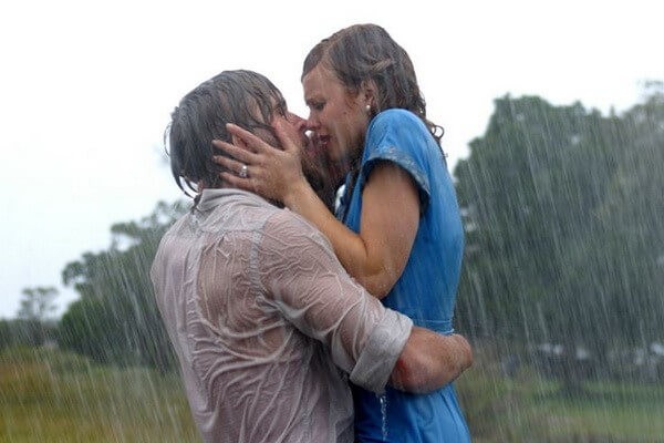 Video: 8 phim lãng mạn phải xem trong ngày Valentine Cảnh “kinh điển” dưới mưa trong phim The notebook – Nhật kí Tình yêu