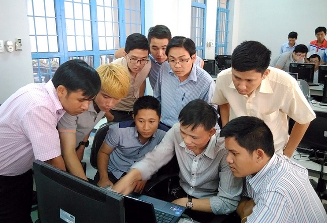 Gần 1 vạn tên miền quốc gia ”.vn” được ưu tiên bảo vệ Việc ban hành danh sách tên miền “.vn” được ưu tiên bảo vệ có ý nghĩa quan trọng trong công tác bảo đảm an ninh, an toàn thông tin trên mạng Internet của các tổ chức Đảng, cơ quan Nhà nước.