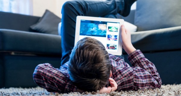 Sẽ “buộc” Facebook, Google tuân thủ pháp luật Việt Nam Hơn 1.500 video độc hại và một lượng lớn những bài viết có nội dung xuyên tạc đã bị gỡ bỏ sau khi có sự vào cuộc quyết liệt của Bộ TT&TT.