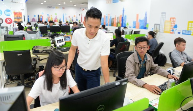 Cử nhân CNTT có nên Theo một khảo sát gần đây, trong 3 năm vừa qua, số lượng công việc ngành CNTT – Phần mềm đã tăng trung bình 47% mỗi năm, nhưng số lượng nhân sự ngành này chỉ tăng ở mức trung bình 8%. Ảnh minh hoạ: Internet