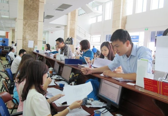 Nhiều doanh nghiệp bị phạt vì chậm nộp hồ sơ khai thuế qua mạng Theo báo cáo của Cục thuế Hà Nội, đến nay đã có khoảng 98% doanh nghiệp trên địa bàn nộp hồ sơ khai thuế qua mạng và khoảng 96% doanh nghiệp đăng ký nộp thuế điện tử. Ảnh minh hoạ: Internet.