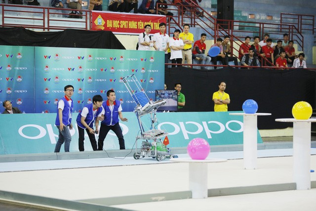 32 đội tuyển tham gia vòng chung kết Robocon 2017 Đại học SPKT Hưng Yên liên tiếp giành chiến thắng tuyệt đối APPARE