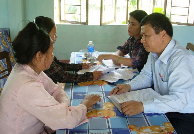 Sẽ bổ sung hình thức tố cáo qua fax, email, điện thoại, mạng thông tin điện tử Đại biểu Quốc hội tiếp nhận đơn thư khiếu nại tố cáo. Ảnh minh hoạ: Internet