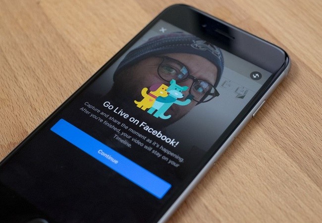Facebook cho phép livestream các hành vi tổn hại bản thân? Facebook trở thành nơi phổ biến để livestream những hành vi bạo lực, thậm chí tử tự.