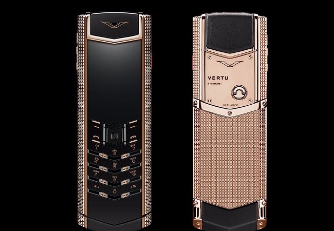 Vertu bán 105 chiếc điện thoại với giá “bèo” 26.000 USD? Ảnh minh họa (Nguồn: Business Insider)