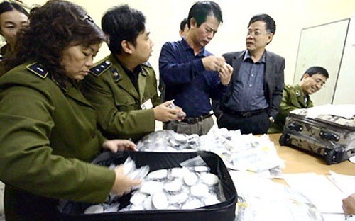 Luân chuyển những vị trí dễ phát sinh tham nhũng Theo đánh giá của Chính phủ, công tác chống buôn lậu, gian lận thương mại và hàng giả chưa tạo được chuyển biến căn bản; tình hình buôn lậu, vận chuyển trái phép hàng hóa qua biên giới, gian lận thương mại và hàng giả vẫn diễn biến phức tạp