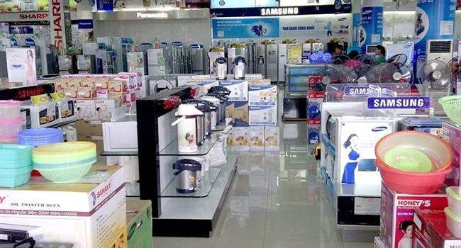 Thêm một “đại gia” điện máy sắp bị thâu tóm? Theo giới kinh doanh, những năm tới đây, xu hướng mua bán, “thu gom” hoặc sáp nhập doanh nghiệp trong lĩnh vực kinh doanh điện máy tại Việt Nam sẽ diễn ra mạnh mẽ.