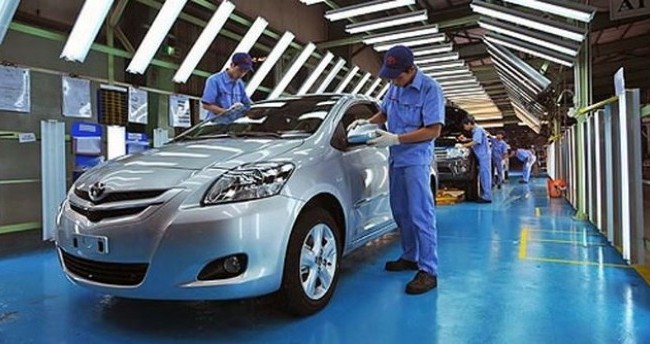 Bộ Tài chính bác tin giá ô tô tăng vì “gánh” thêm phí Bộ Tài chính bác tin giá ô tô tăng vì “gánh” thêm phí