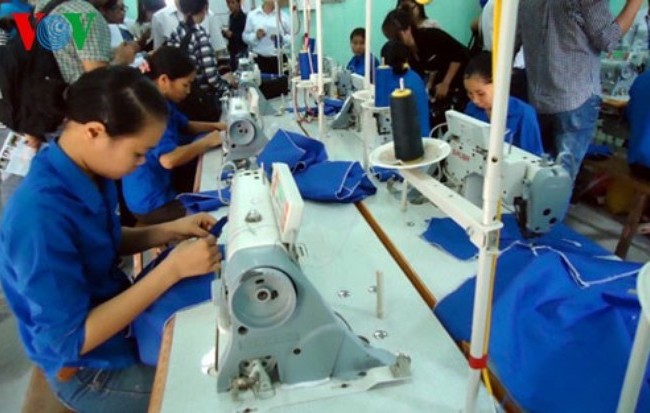 Tăng lương: Mừng ít, lo nhiều Tăng lương: Mừng ít, lo nhiều