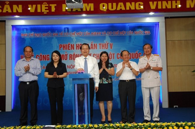 Hải quan sẽ thay các bộ, ngành thu một số loại phí, lệ phí Hiện tại đã có 6 bộ kết nối vào Cổng thông tin Một cửa quốc gia. Gần nhất, hôm 4-6, đã có 3 bộ kết nối kỹ thuật