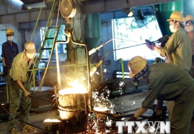 Doanh nghiệp nội phải chịu sức ép từ các loại thuế, phí sau FTA ? Doanh nghiệp nội phải chịu sức ép từ các loại thuế, phí sau FTA ?