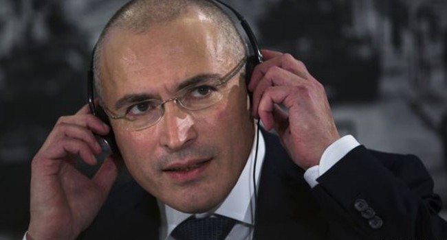 Nga sẽ phải bồi thường 50 tỷ USD cho tập đoàn Yukos của Khodorkovsky? Ông Mikhail Khodorkovsky, trước đây là vua dầu hoả, đã thành lập công ty Yukos, bị ở tù 10 năm và được phóng thích vào tháng 12 năm 2013.