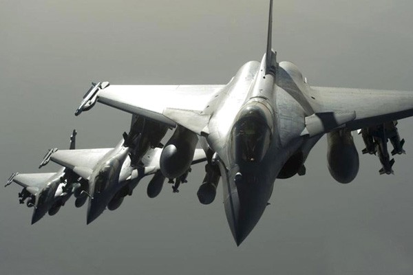 Pháp trả đũa khủng bố, ồ ạt dội bom vào thành trì IS ở Syria Pháp trả đũa khủng bố, ồ ạt dội bom vào thành trì IS ở Syria