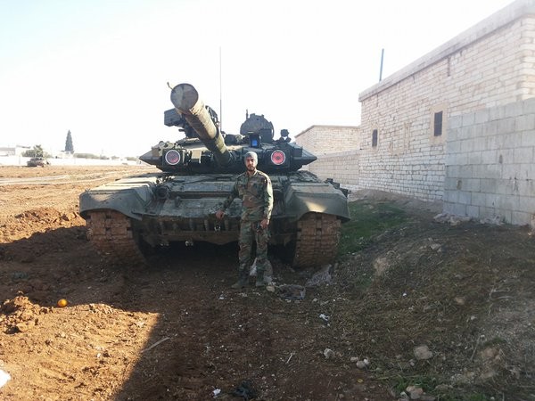 Video cận cảnh tăng T90 xung trận ở Aleppo, Syria Video cận cảnh tăng T90 xung trận ở Aleppo, Syria