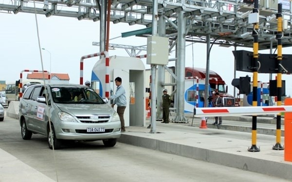 Phí đường bộ: Thu 6.000 tỉ đồng nhưng mới đủ 50% Phí đường bộ: Thu 6.000 tỉ đồng nhưng mới đủ 50%