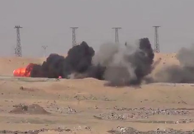 Video Quân đội Iraq tiêu diệt xe bom cảm tử của IS ở Samarra Video Quân đội Iraq tiêu diệt xe bom cảm tử của IS ở Samarra
