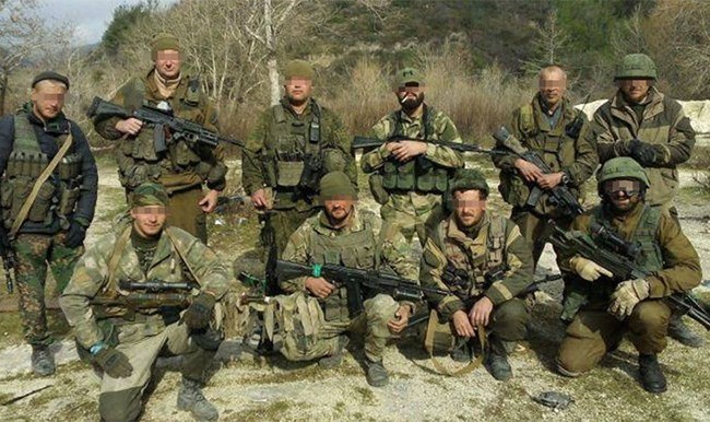 Tin thêm về Đặc nhiệm Nga đã gọi máy bay ném bom chính mình khi bị IS bao vây Hình ảnh quân nhân Nga ở Syria do IS công bố, lấy từ điện thoại của lính tử trận - Ảnh: Gazeta