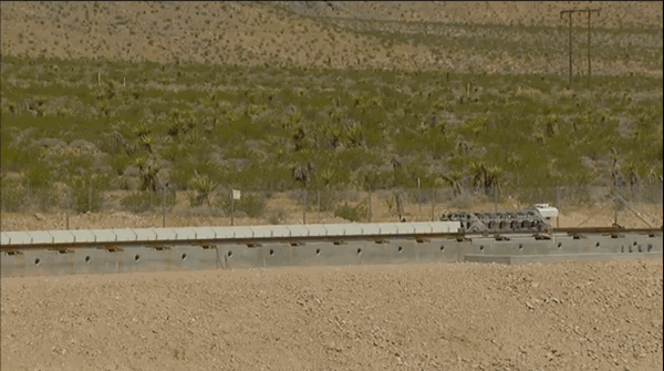 Video vụ thử tàu lửa siêu tốc Hyperloop đầu tiên đã thành công Video vụ thử tàu lửa siêu tốc Hyperloop đầu tiên đã thành công