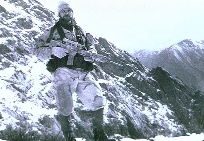 Bị bỏ lại, lính Mỹ bị thương vẫn tay không hạ 2 lính al-Qaeda trước khi chết Trung sĩ John Chapman - Ảnh: Không lực Mỹ