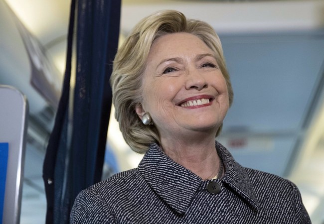 Tin tức 24h: Bà Clinton “chắc cơ” thành tổng thống; Quân đội Trung Quốc “ngại” cải cách; Gần 1 vạn doanh nghiệp “xài” hóa đơn khống; Phá dỡ 8B Lê Trực gặp khó Bà Hillary đứng trước cơ hội lịch sử trở thành nữ tổng thống Mỹ đầu tiên