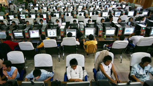Trung Quốc là quốc gia cuồng game nhất thế giới Các quán game tại Trung Quốc có thể phục vụ hàng trăm người cùng lúc.