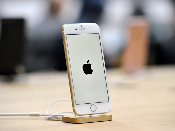 iPhone cũ ở Trung Quốc “ngụy trang” giống như iPhone 7 Ảnh minh họa. (Nguồn: EPA/TTXVN)