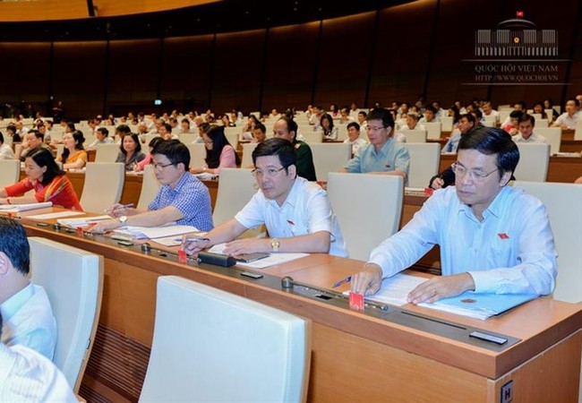 23.000 tỷ đồng GPMB xây sân bay Long Thành, mới lo được 5.000 tỷ Các đại biểu Quốc hội biểu quyết thông qua Nghị quyết - Ảnh: Cổng TTĐT Quốc hội
