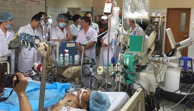 Khởi tố 3 người trong vụ bệnh nhân chạy thận tử vong ở Hòa Bình Khởi tố 3 người trong vụ bệnh nhân chạy thận tử vong ở Hòa Bình