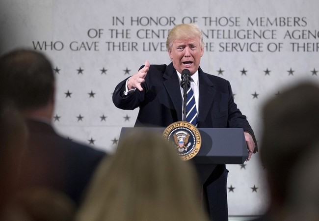 Tổng thống Donald Trump đến tổng hành dinh CIA, chỉ trích truyền thông Mỹ - VIDEO Tổng thống Donald Trump đến tổng hành dinh CIA, chỉ trích truyền thông Mỹ.