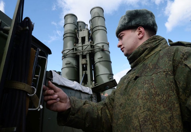 Chiến sự Syria: Nga ra “cảnh báo cuối cùng” với Mỹ Tên lửa S-400 của Nga