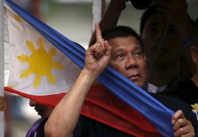 Tổng thống Philippines đem “phán quyết quốc tế về Biển Đông” đến Trung Quốc Ông Duterte