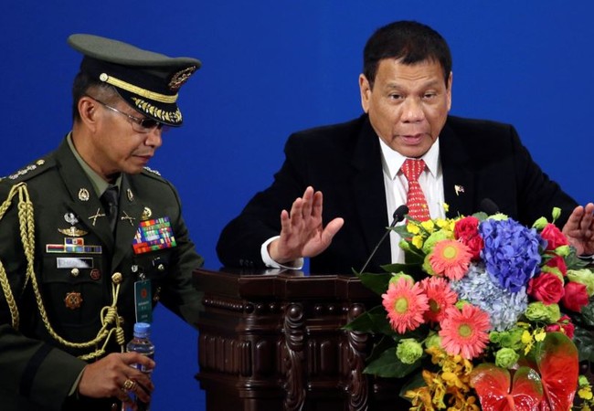 Tổng thống Philippines tuyên bố “chia tay” với Mỹ Ông Duterte tại Trung Quốc