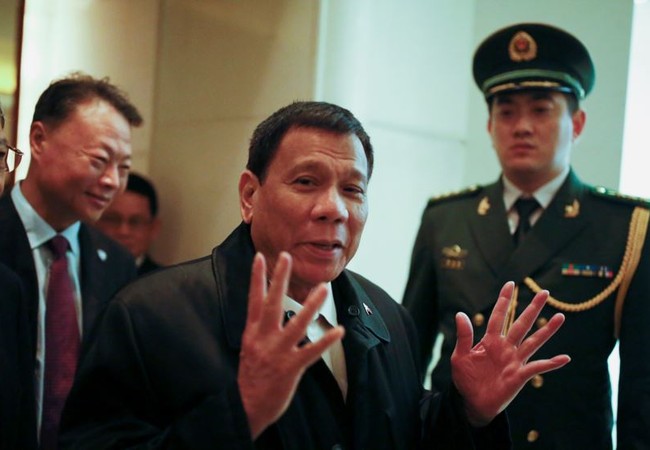 “Canh bạc” bỏ Mỹ theo Trung của tổng thống Philippines Ông Duterte trong chuyến thăm Trung Quốc