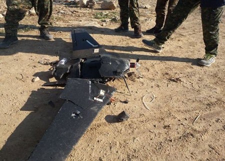 Phiến quân IS biến UAV thành máy bay ném bom Một UAV đã được IS sử dụng