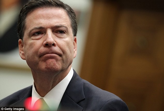Sa thải giám đốc FBI là bước đi bất ngờ và nguy hiểm nhất của ông Trump Ông Comey
