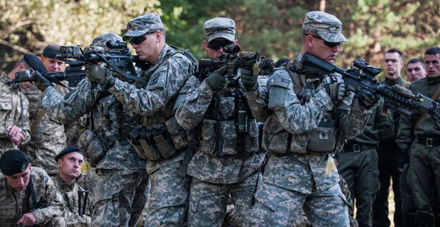 Mỹ-NATO cấp vũ khí cho Ukraine từ lâu Cố vấn quân sự Mỹ huấn luyện cho quân đội Ukraine