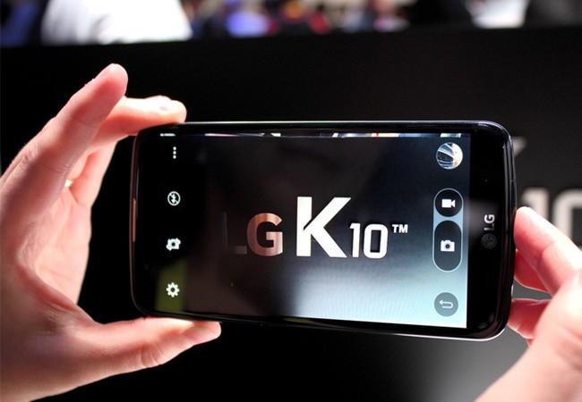 Cận cảnh smartphone LG K10 phiên bản 2017 Cận cảnh smartphone LG K10 phiên bản 2017