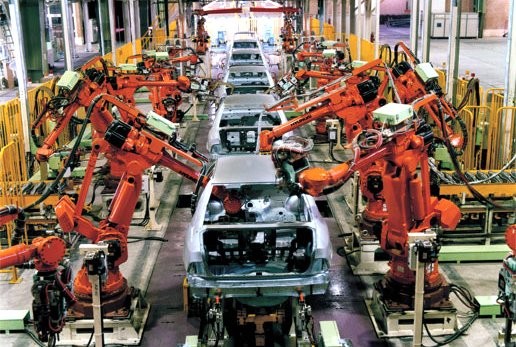 Ôtô made in Việt Nam: Ai làm, làm với ai? Nhiều dự án sản xuất ô tô đang án binh bất động chờ những chính sách cụ thể hơn