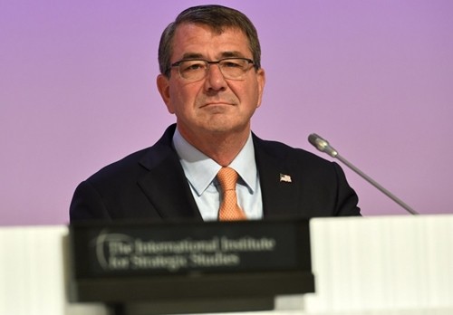 Sáng kiến gần nửa tỷ USD của Mỹ cho an ninh biển Đông Nam Á Bộ trưởng Quốc phòng Mỹ Ashton Carter tại Đối thoại Shangri-La 2015. Ảnh: AFP.