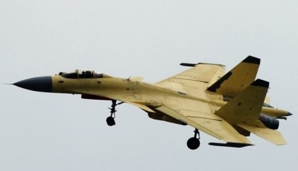 Trung Quốc tham vọng bá chủ trên biển Mẫu máy bay J-15 của Trung Quốc. Ảnh: asianarmsrace