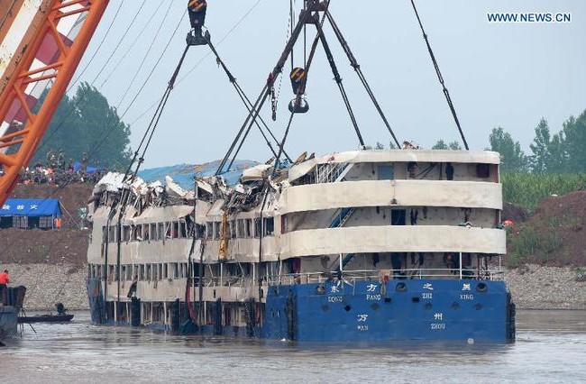 Bên trong con tàu chìm cùng hơn 400 người Trung Quốc Bên trong con tàu chìm cùng hơn 400 người Trung Quốc