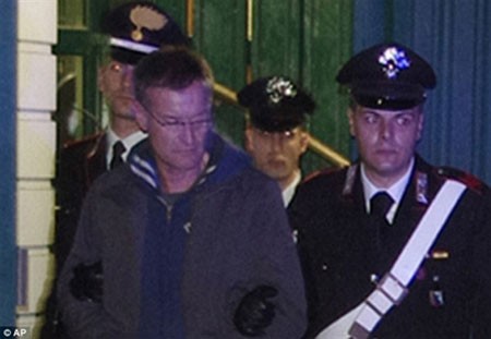 “Mafia thủ đô” - chuyên án gây rúng động Italy Trùm mafia Massimo Carminati bị bắt giữ vào tháng 12-2014. (Ảnh: dailymail.co.uk)