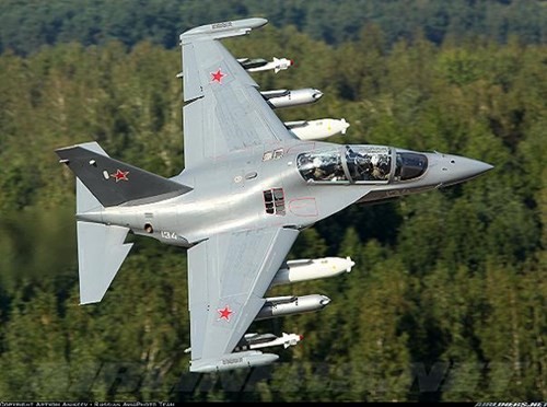 Yak-130, máy bay quân sự đa dụng Máy bay huấn luyện-chiến đấu Yak-130 của Nga