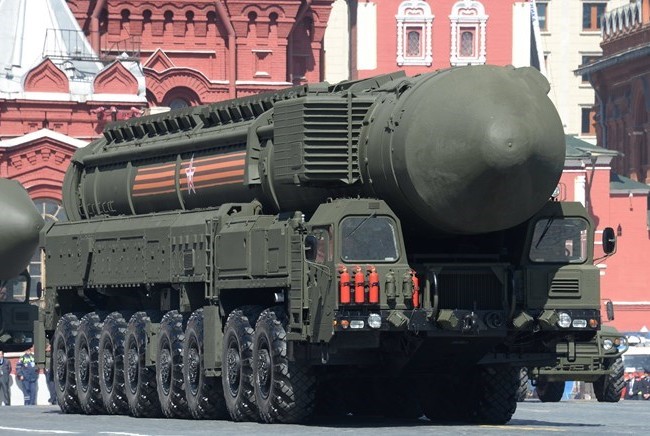 Lãnh đạo NATO thảo luận về chiến lược hạt nhân của Nga ên lửa chiến lược của Nga tham gia lễ diễu binh kỷ niệm 70 năm Chiến thắng phátxít. (Nguồn: Sputnik)