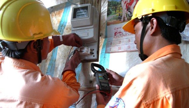 Sốc với tiền điện tăng 100% Giá điện được điều chỉnh từ ngày 16-3-2015 với mức bán lẻ bình quân tăng 7,5%
