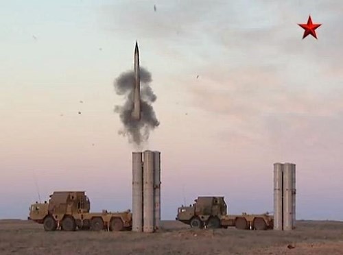 Israel lại “đau đầu” bởi Syria đã nhận đủ các hệ thống S-300 Nga? Hệ thống phòng không tiên tiến S-300 của Nga có khả năng bắn hạ mọi loại máy bay