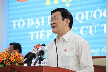 Vấn đề Biển Đông, “cái nút” là phải mạnh về kinh tế Chủ tịch nước Trương Tấn Sang phát biểu tại buổi tiếp xúc cử tri chiều 29/6
